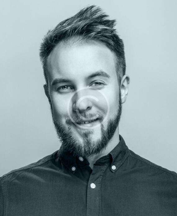 Portrait of a smiling bearded man